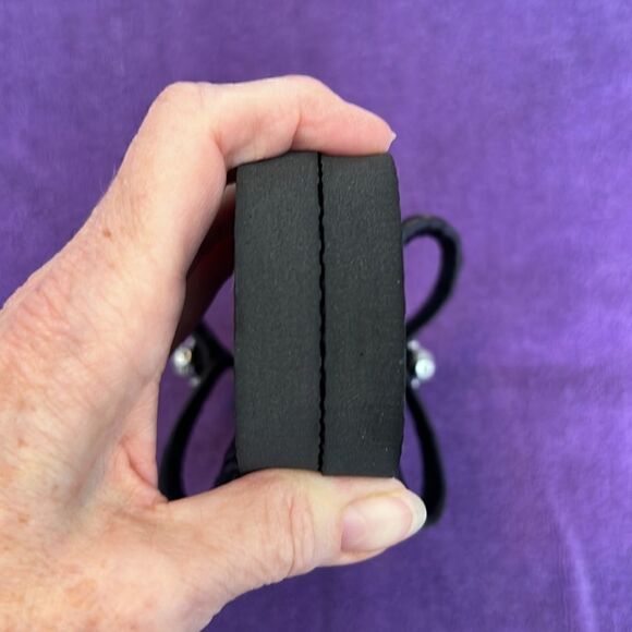 NWOT old navy size 5.5 customized black flip flops black ribbon Buddha charm - Picture 9 of 9